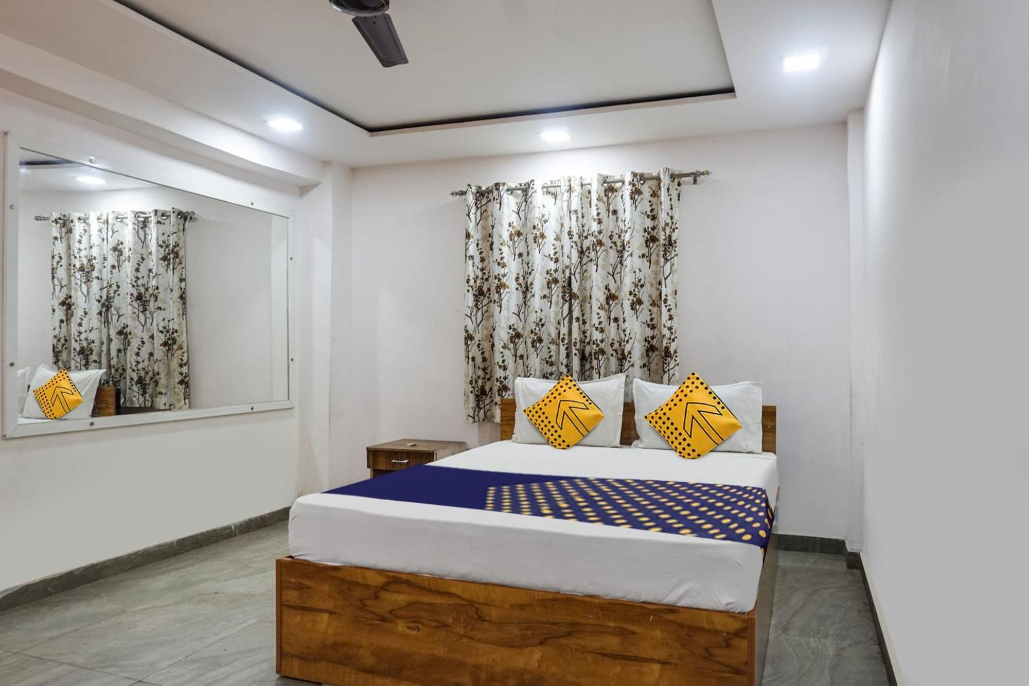 Hotel O Malhar 3*