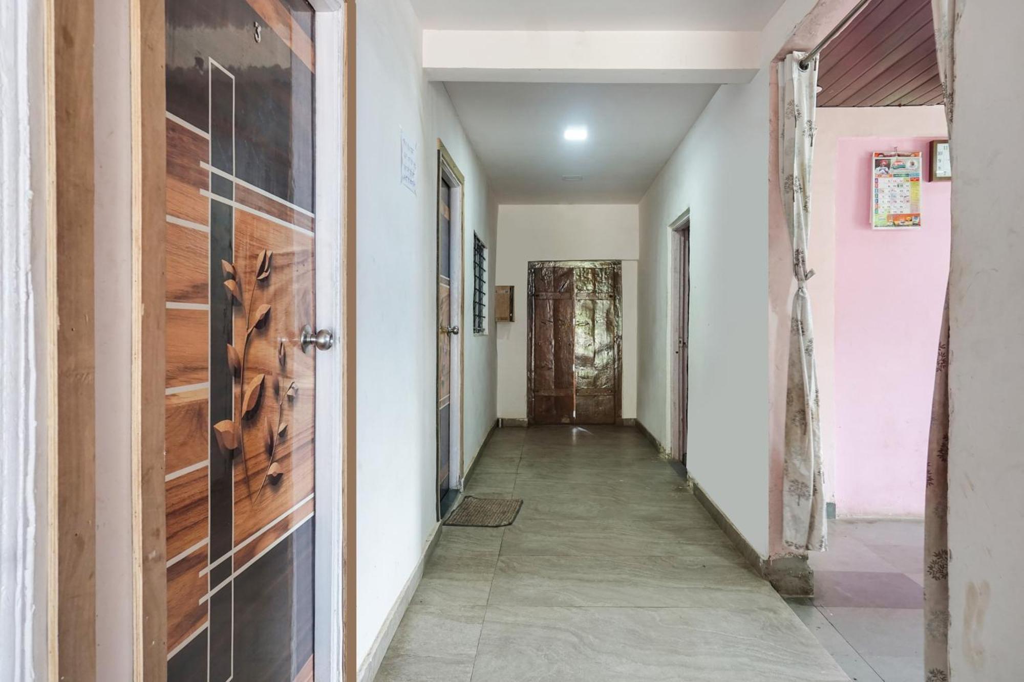 Hotel O Malhar 3*